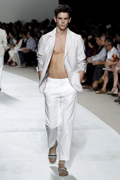 Look 9